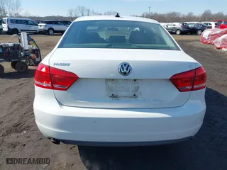2012 Volkswagen Passat SE with VIN 1VWBP7A38CC020227, listed as a IAAI auction lot 41644536 with 227,205 mi miles. Bid and sale history available at carsss.com. Image 16.