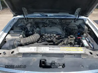 2001 Mercury Mountaineer z VIN 4M2ZU66P31UJ04943, wystawiony jako IAAI lot #42500919 z przebiegiem 222 991 mil mil oraz . Historia ofert i sprzedaży dostępna na DreamBid. Obrazek 10.