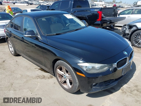 2013 BMW 3 Series 328i z VIN WBA3A5C52DF603241, wystawiony jako IAAI lot #42518837 z przebiegiem 107 281 mil mil oraz . Historia ofert i sprzedaży dostępna na DreamBid. Obrazek 1.