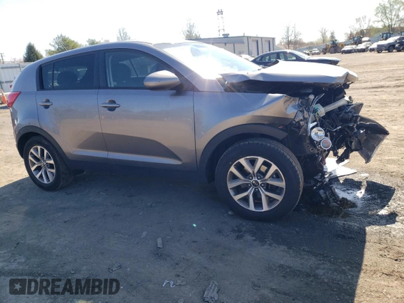 2016 Kia Sportage LX with VIN KNDPB3AC5G7850887, listed as a Copart auction lot 52485575 with 110,611 mi miles and Salvage Title. Bid and sale history available at carsss.com. Image 4.