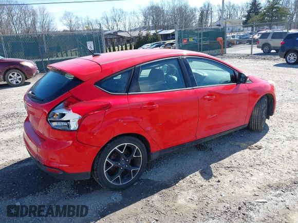 2013 Ford Focus SE with VIN 1FADP3K28DL180271, listed as a IAAI auction lot 41709369 with 121,823 mi miles. Bid and sale history available at carsss.com. Image 4.