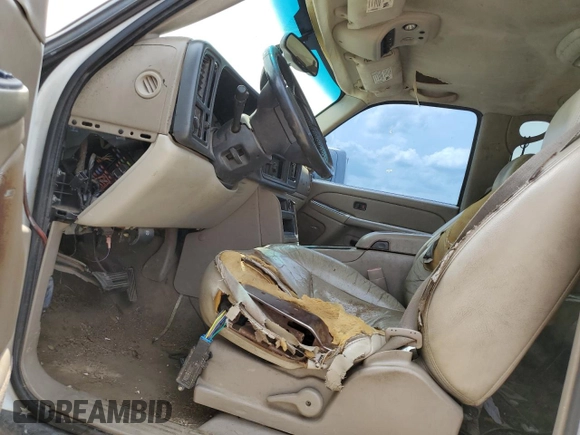 2004 Chevrolet Tahoe LT with VIN 1GNEC13Z64R252373, listed as a Copart auction lot 57138155 with 333,589 mi miles and Salvage title. Bid and sale history available at DreamBid. Image 7.
