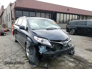2020 Toyota Sienna LE z VIN 5TDJZ3DC2LS246596, wystawiony jako Copart lot #82495544 z przebiegiem Nie podano mil oraz Szkoda całkowita • Salvage title. Historia ofert i sprzedaży dostępna na DreamBid. Obrazek 11.