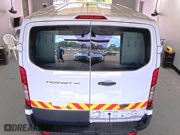 2018 Ford Transit z VIN 1FTYE1YM0JKB52111, wystawiony jako IAAI lot #42789026 z przebiegiem 132 936 mil mil oraz . Historia ofert i sprzedaży dostępna na DreamBid. Obrazek 15.