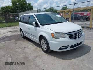 2014 Chrysler Town & Country Touring z VIN 2C4RC1BG5ER216552, wystawiony jako IAAI lot #42356253 z przebiegiem 233 708 mil mil oraz . Historia ofert i sprzedaży dostępna na DreamBid. Obrazek 1.