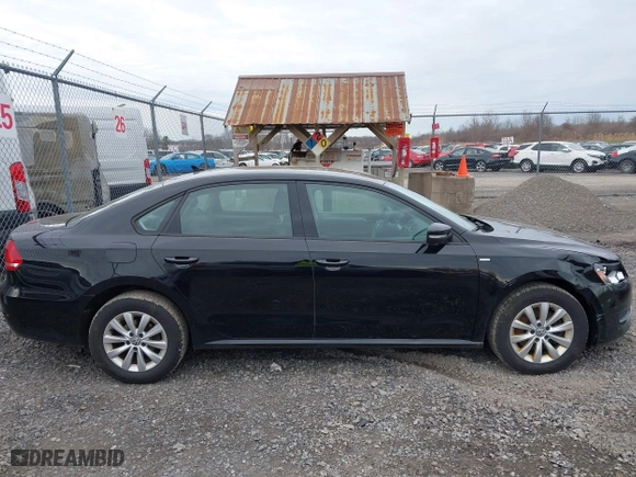 2014 Volkswagen Passat Wolfsburg Ed with VIN 1VWAT7A31EC098634, listed as a IAAI auction lot 41924146 with 80,872 mi miles. Bid and sale history available at carsss.com. Image 13.