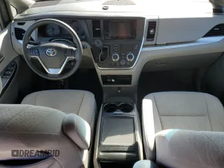 2017 Toyota Sienna LE Auto Access Seat с VIN 5TDKZ3DC1HS768261, выставлен на аукционе Copart как лот 49457495 с пробегом 154 535 миль миль и Списание • Salvage title. История ставок и продаж доступна на DreamBid. Изображение 8.