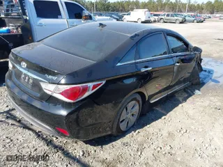 2013 Hyundai Sonata Hybrid Limited with VIN KMHEC4A41DA075811, listed as a IAAI auction lot 41357185 with 1 mi miles. Bid and sale history available at carsss.com. Image 4.