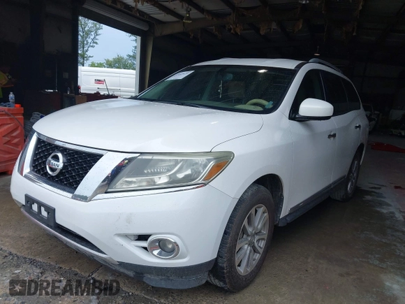 2013 Nissan Pathfinder SV with VIN 5N1AR2MN0DC644822, listed as a IAAI auction lot 42442620 with 135,679 mi miles and . Bid and sale history available at DreamBid. Image 2.