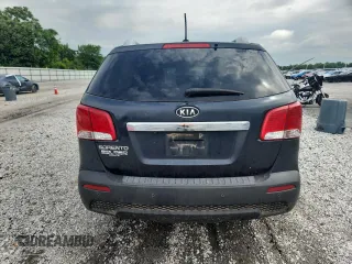 2012 Kia Sorento LX z VIN 5XYKT4A67CG237867, wystawiony jako Copart lot #59290895 z przebiegiem 276 190 mil mil oraz Szkoda całkowita • Salvage title. Historia ofert i sprzedaży dostępna na DreamBid. Obrazek 6.