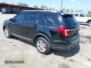 2018 Ford Explorer XLT z VIN 1FM5K8D89JGC38674, wystawiony jako IAAI lot #42277468 z przebiegiem 131 664 mil mil oraz . Historia ofert i sprzedaży dostępna na DreamBid. Obrazek 3.