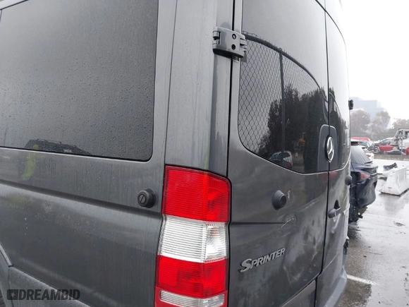 2011 Mercedes-Benz Sprinter Passenger Vans with VIN WDZPE8CC2B5571810, listed as a IAAI auction lot 41571941 with NaN miles. Bid and sale history available at carsss.com. Image 16.