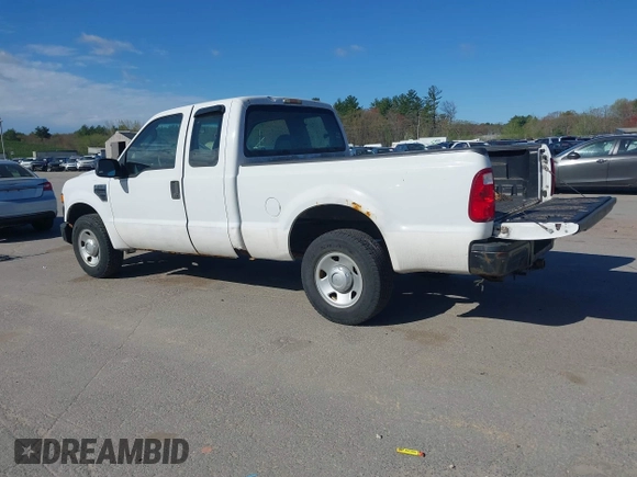 2008 Ford Super Duty F-250 SRW XL with VIN 1FTNX20508EE11793, listed as a IAAI auction lot 42158393 with 144,921 mi miles. Bid and sale history available at carsss.com. Image 3.