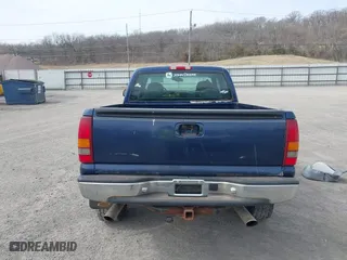 1999 Chevrolet Silverado 1500 LT with VIN 1GCEK19T3XE123498, listed as a IAAI auction lot 41801019 with 213,646 mi miles. Bid and sale history available at carsss.com. Image 17.