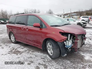 2020 Toyota Sienna LE Auto Access Seat with VIN 5TDKZ3DCXLS053763, listed as a IAAI auction lot 41427752 with 93,761 mi miles. Bid and sale history available at carsss.com. Image 1.