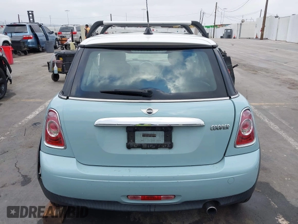 2013 MINI Hardtop with VIN WMWSU3C50DT546031, listed as a IAAI auction lot 42542290 with 119,711 mi miles and . Bid and sale history available at DreamBid. Image 16.