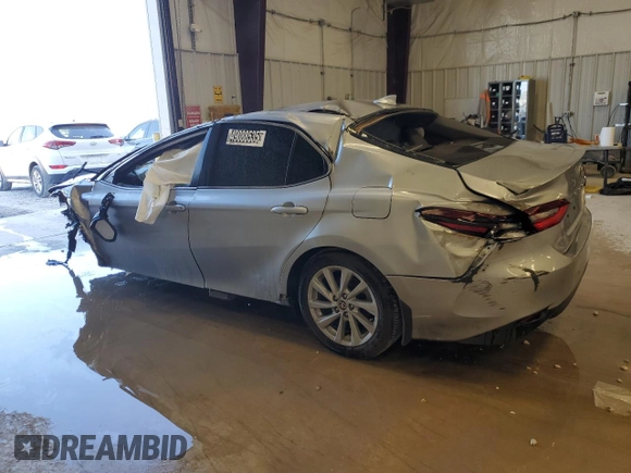 2024 Toyota Camry LE z VIN 4T1C11AK0RU911611, wystawiony jako Copart lot #49088535 z przebiegiem 23 972 mil mil oraz Czysty tytuł • Clean title. Historia ofert i sprzedaży dostępna na DreamBid. Obrazek 2.