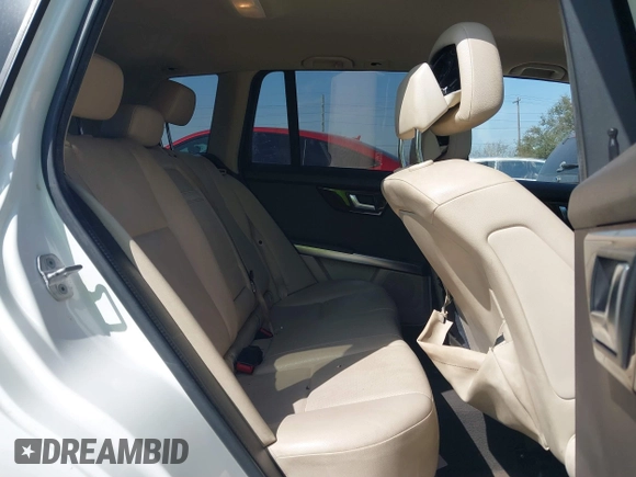 2013 Mercedes-Benz GLK with VIN WDCGG5HB2DG112609, listed as a IAAI auction lot 41723966 with 170,692 mi miles. Bid and sale history available at carsss.com. Image 8.