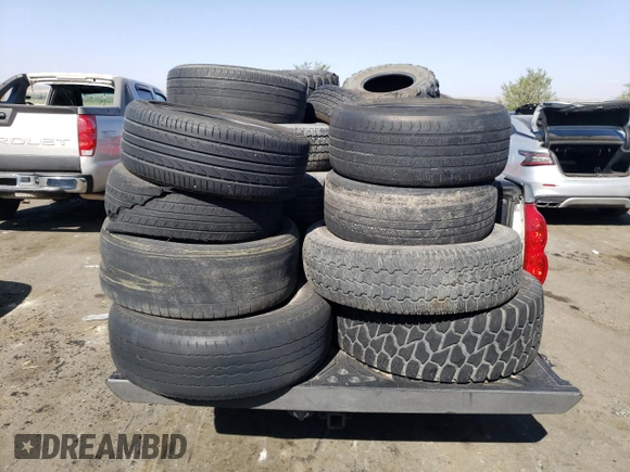 2004 Chevrolet Avalanche Z66 with VIN 3GNEC12T04G200072, listed as a Copart auction lot 70429874 with Not Provided miles and Non Repairable. Bid and sale history available at DreamBid. Image 6.