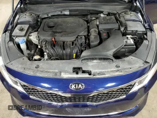 2018 Kia Optima LX z VIN 5XXGT4L33JG250352, wystawiony jako Copart lot #56005915 z przebiegiem 68 430 mil mil oraz Czysty tytuł • Clean title. Historia ofert i sprzedaży dostępna na DreamBid. Obrazek 11.