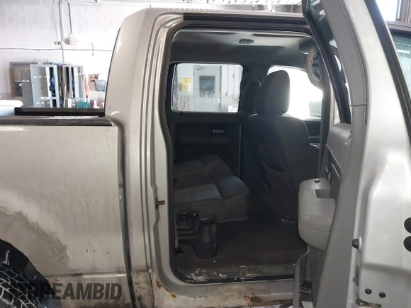 2007 Ford F-150 XLT with VIN 1FTPW14527KC78244, listed as a IAAI auction lot 41392809 with 272,645 mi miles. Bid and sale history available at carsss.com. Image 8.