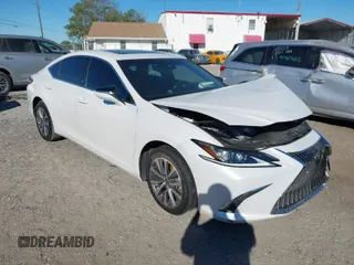 2021 Lexus ES with VIN 58ACZ1B14MU085278, listed as a IAAI auction lot 41813611 with 40,011 mi miles. Bid and sale history available at carsss.com. Image 1.