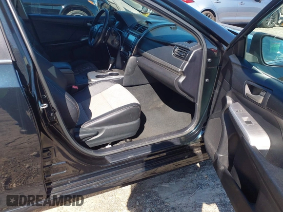 2012 Toyota Camry L with VIN 4T1BF1FK3CU198555, listed as a IAAI auction lot 41427464 with 185,054 mi miles. Bid and sale history available at carsss.com. Image 5.