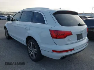 2012 Audi Q7 3.0T Premium Plus with VIN WA1LGAFE7CD010386, listed as a IAAI auction lot 41307785 with 208,704 mi miles. Bid and sale history available at carsss.com. Image 3.