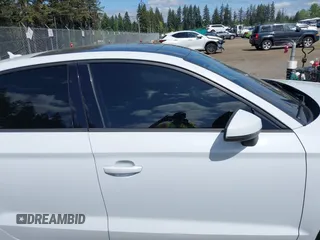2015 Audi A3 Premium z VIN WAUACGFF5F1060291, wystawiony jako IAAI lot #42149042 z przebiegiem 74 309 mil mil oraz . Historia ofert i sprzedaży dostępna na DreamBid. Obrazek 13.