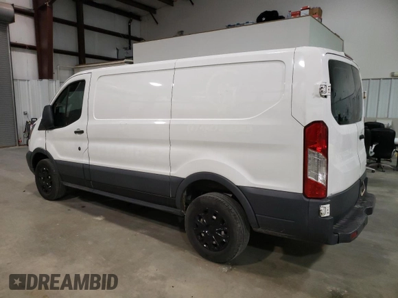 2015 Ford Transit Cargo z VIN 1FTNR1YM7FKB03812, wystawiony jako Copart lot #56453835 z przebiegiem 139 412 mil mil oraz Czysty tytuł • Clean title. Historia ofert i sprzedaży dostępna na DreamBid. Obrazek 2.