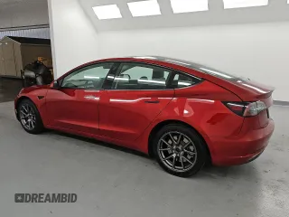 2022 Tesla Model 3 z VIN 5YJ3E1EA2NF291325, wystawiony jako Copart lot #60172435 z przebiegiem 128 928 mil mil oraz Czysty tytuł • Clean title. Historia ofert i sprzedaży dostępna na DreamBid. Obrazek 2.