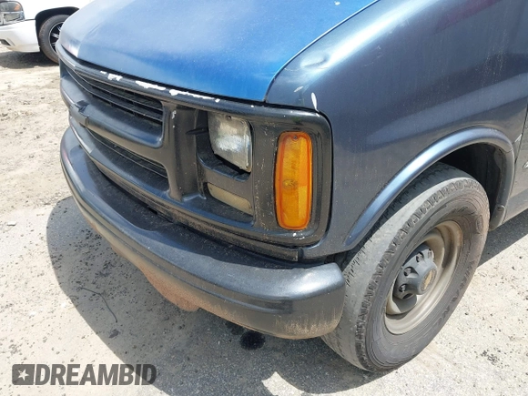 1998 Chevrolet Chevy Van z VIN 1GCGG25RXW1100879, wystawiony jako IAAI lot #42154197 z przebiegiem 191 241 mil mil oraz . Historia ofert i sprzedaży dostępna na DreamBid. Obrazek 6.