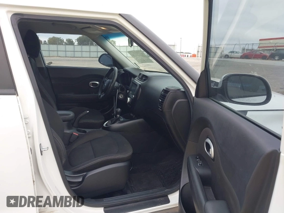 2018 Kia Soul with VIN KNDJN2A28J7518626, listed as a IAAI auction lot 40710176 with 100,891 mi miles. Bid and sale history available at carsss.com. Image 5.
