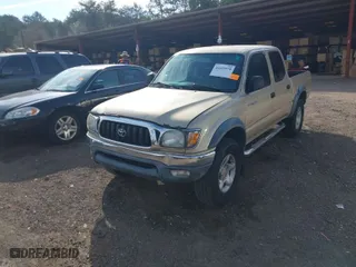 2002 Toyota Tacoma PreRunner with VIN 5TEGN92NX2Z891186, listed as a IAAI auction lot 41659978 with 305,294 mi miles. Bid and sale history available at carsss.com. Image 2.