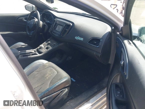 2015 Chrysler 200 S with VIN 1C3CCCBB6FN573571, listed as a IAAI auction lot 42125624 with 171,933 mi miles. Bid and sale history available at carsss.com. Image 5.