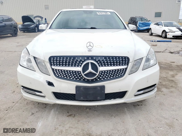 2012 Mercedes-Benz E-Class E 350 Luxury with VIN WDDHF5KB0CA523763, listed as a Copart auction lot 51017595 with 188,884 mi miles and Salvage Title. Bid and sale history available at carsss.com. Image 5.