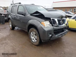 2008 Nissan Pathfinder S with VIN 5N1AR18U88C614212, listed as a IAAI auction lot 41522084 with 205,682 mi miles. Bid and sale history available at carsss.com. Image 1.
