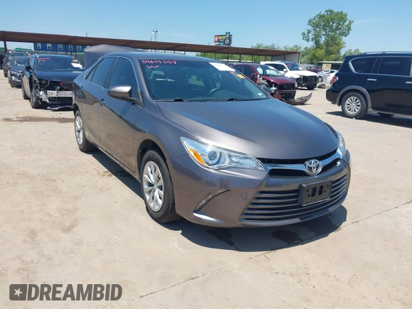 2017 Toyota Camry XLE with VIN 4T1BF1FK9HU734223, listed as a IAAI auction lot 39601554 with 61,147 mi miles. Bid and sale history available at carsss.com. Image 1.