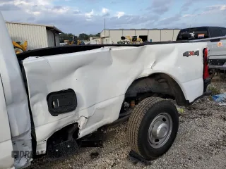 2024 Ford F-350 z VIN 1FT8W3BA0REC09540, wystawiony jako Copart lot #85826054 z przebiegiem 6 650 mil mil oraz Szkoda całkowita • Salvage title. Historia ofert i sprzedaży dostępna na DreamBid. Obrazek 9.