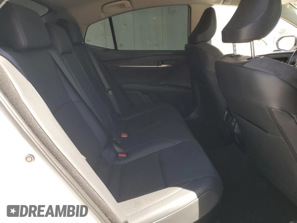 2025 Toyota Camry LE z VIN 4T1DAACK4SU520274, wystawiony jako Copart lot #54437705 z przebiegiem 9 078 mil mil oraz Czysty tytuł • Clean title. Historia ofert i sprzedaży dostępna na DreamBid. Obrazek 10.