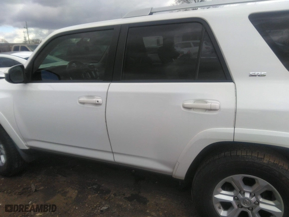 2018 Toyota 4Runner SR5 with VIN JTEZU5JR3J5176336, listed as a IAAI auction lot 41719057 with 152,797 mi miles. Bid and sale history available at carsss.com. Image 14.