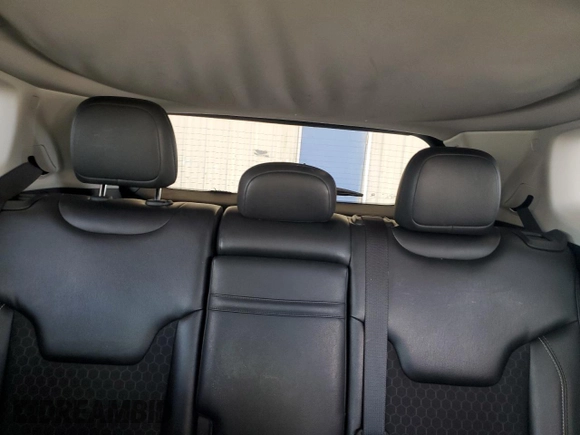 2019 Jeep Compass Altitude with VIN 3C4NJCBB0KT637477, listed as a Copart auction lot 57751005 with 94,316 mi miles and Clean title. Bid and sale history available at DreamBid. Image 10.