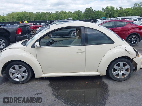 2007 Volkswagen Beetle with VIN 3VWRW31C27M511441, listed as a IAAI auction lot 42362203 with 200,236 mi miles and . Bid and sale history available at DreamBid. Image 14.