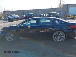 2019 Toyota Avalon XLE with VIN 4T1BZ1FB6KU013940, listed as a IAAI auction lot 42045140 with 67,368 mi miles. Bid and sale history available at carsss.com. Image 15.