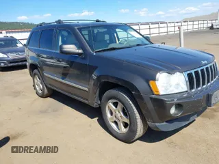 2006 Jeep Grand Cherokee Limited with VIN 1J8HR58226C180268, listed as a IAAI auction lot 42065135 with 232,207 mi miles. Bid and sale history available at carsss.com. Image 1.