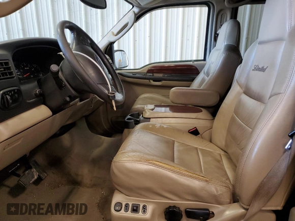 2005 Ford Excursion Limited with VIN 1FMNU43S55EC42397, listed as a Copart auction lot 57301215 with 182,860 mi miles and Non repairable. Bid and sale history available at DreamBid. Image 7.