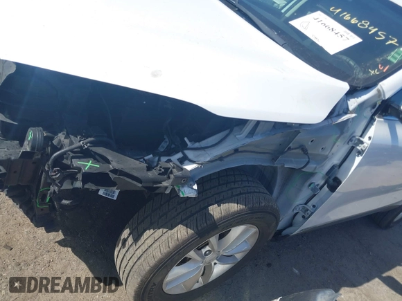 2018 Kia Sorento LX V6 with VIN 5XYPGDA57JG371874, listed as a IAAI auction lot 41668457 with 130,022 mi miles. Bid and sale history available at carsss.com. Image 18.