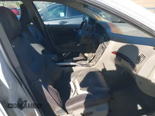 2004 Volvo V70 XC Cross Country с VIN YV1SZ59H341153079, выставлен на аукционе IAAI как лот 41640257 с пробегом 292 251 миль миль и . История ставок и продаж доступна на DreamBid. Изображение 5.