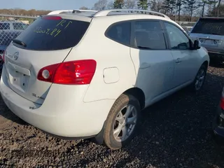 2008 Nissan Rogue SL z VIN JN8AS58V78W125683, wystawiony jako IAAI lot #42121697 z przebiegiem Nie podano mil oraz . Historia ofert i sprzedaży dostępna na DreamBid. Obrazek 4.