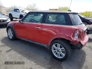 2011 MINI Hardtop z VIN WMWSU3C5XBT093162, wystawiony jako Copart lot #54871315 z przebiegiem 171 220 mil mil oraz Szkody całkowita. Historia ofert i sprzedaży dostępna na DreamBid. Obrazek 2.